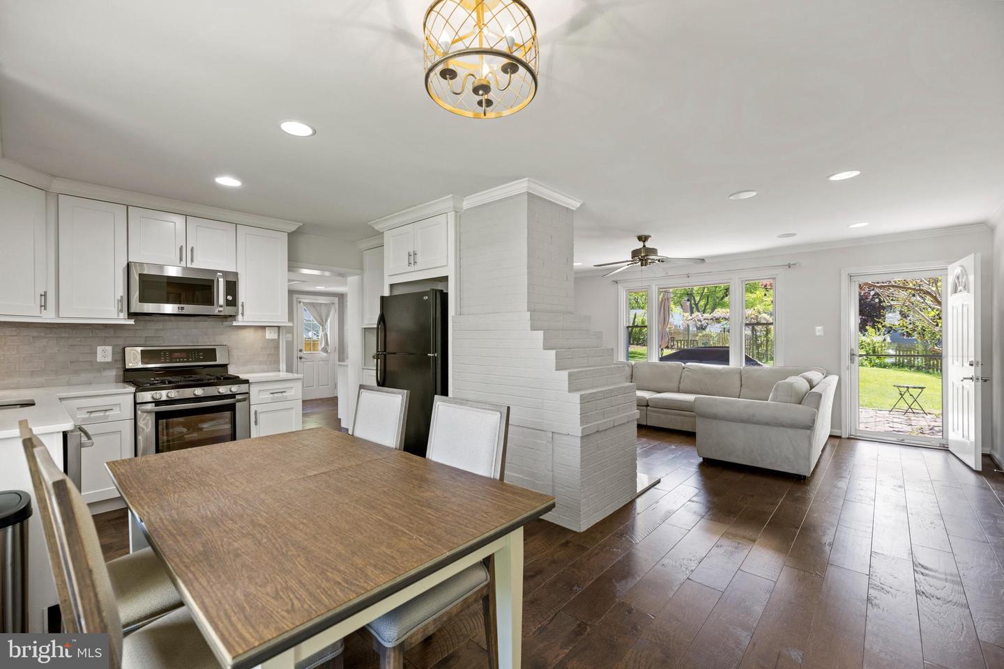 7921 FOOTE LANE