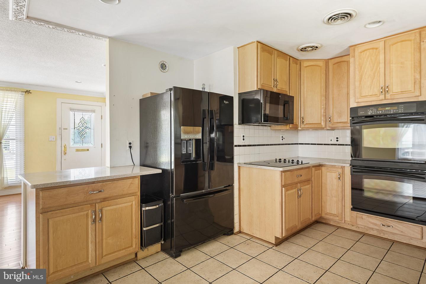 4916 TREETOP LANE