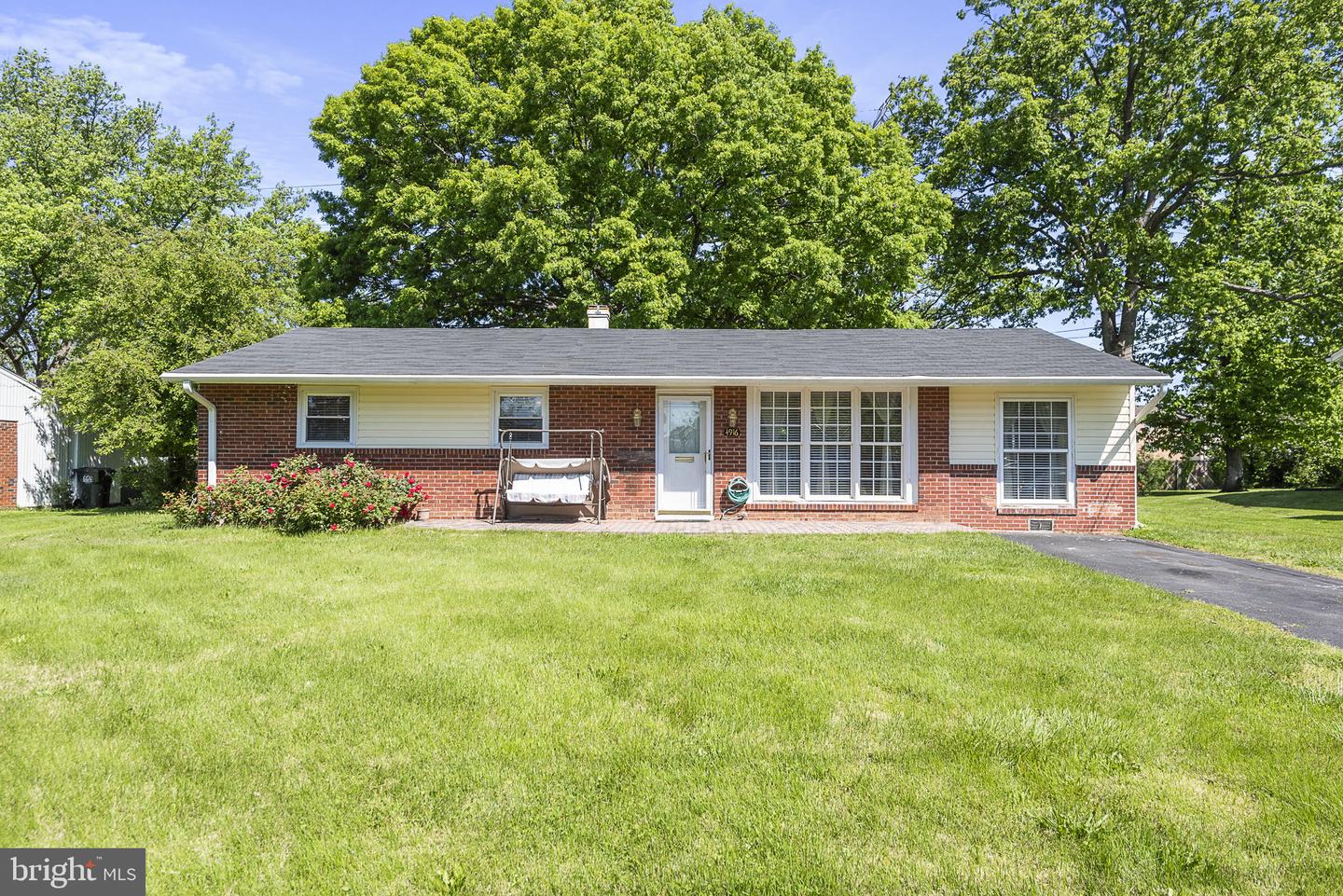 4916 TREETOP LANE