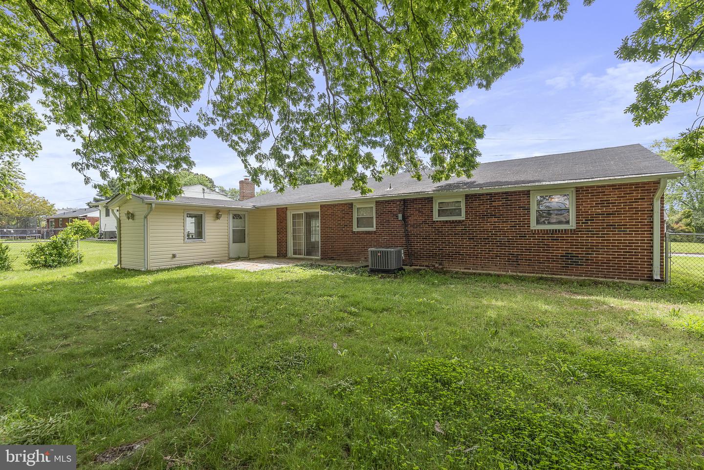 4916 TREETOP LANE