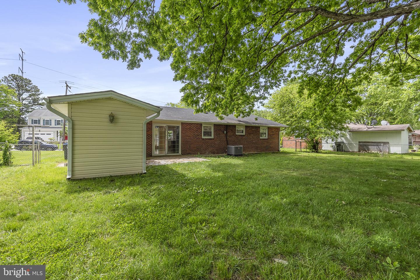 4916 TREETOP LANE