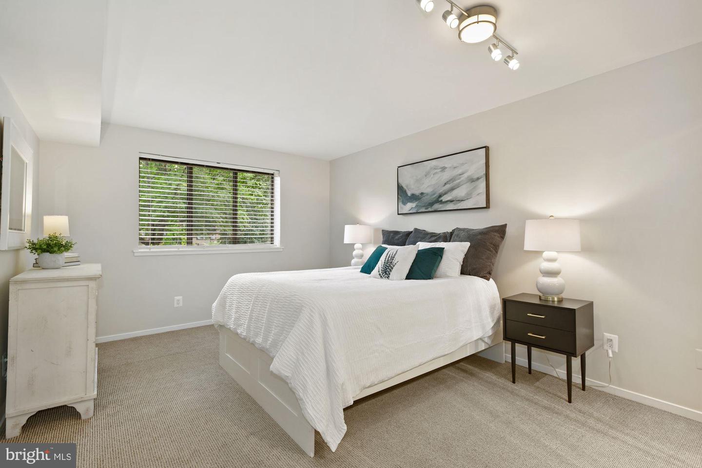 1650 PARKCREST CIRCLE Unit: 100