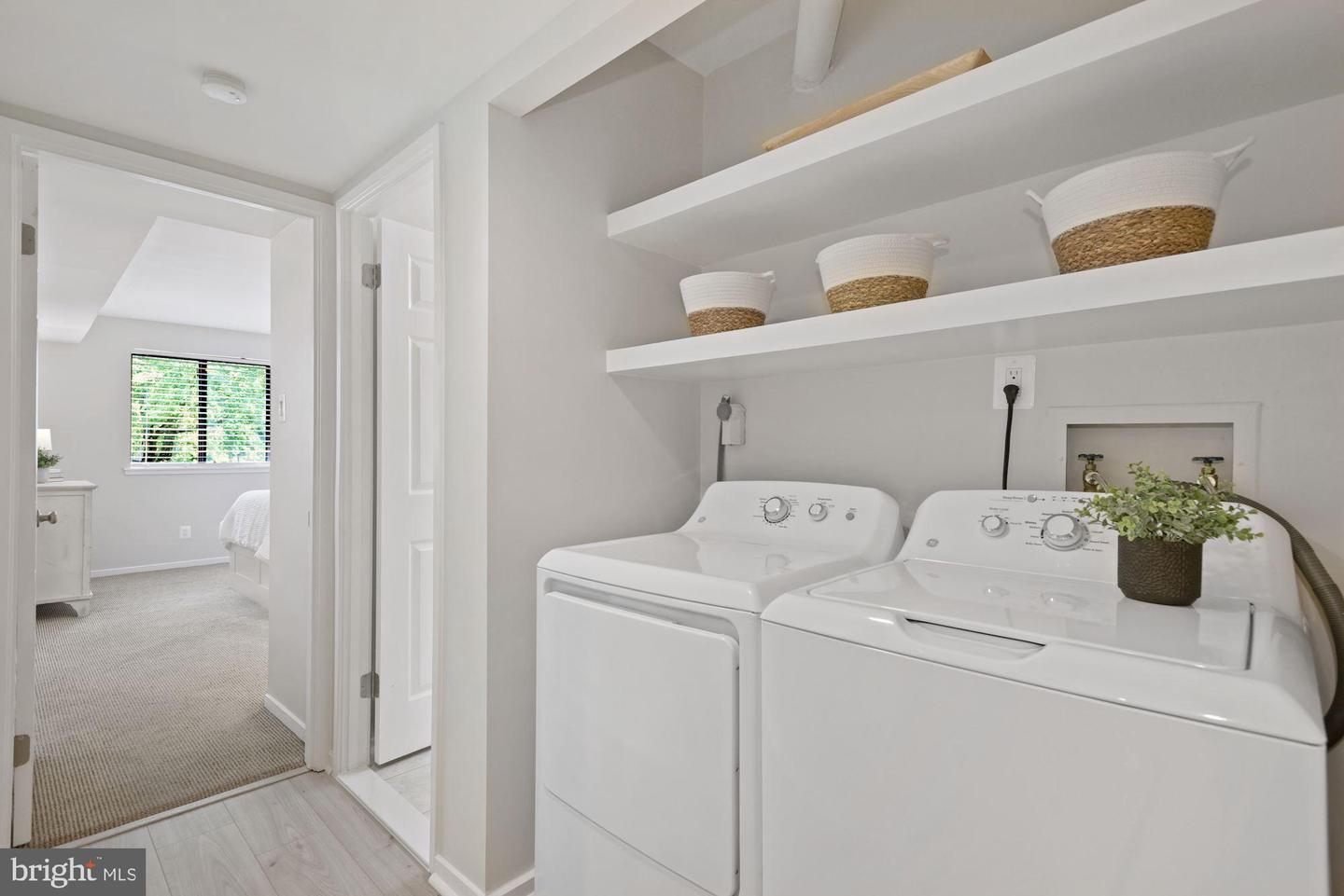 1650 PARKCREST CIRCLE Unit: 100