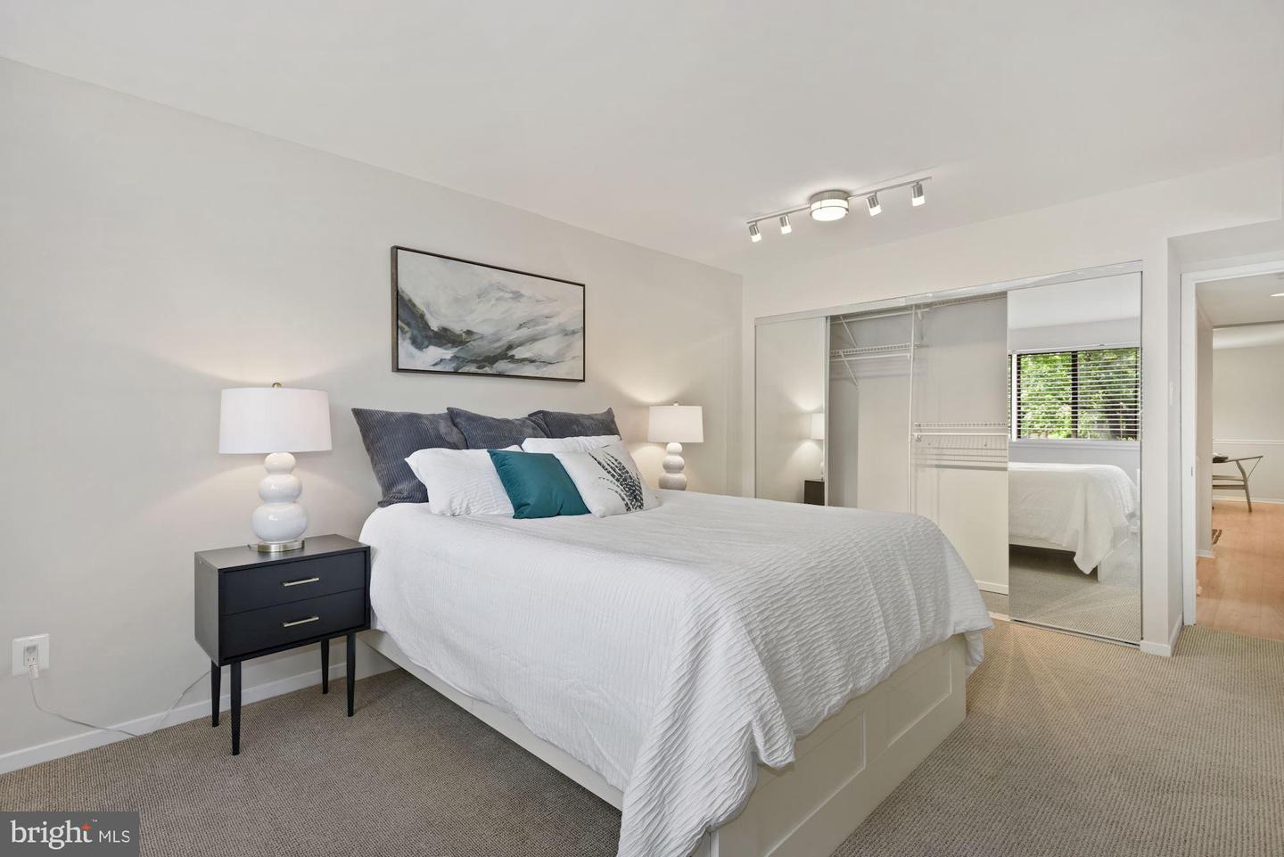 1650 PARKCREST CIRCLE Unit: 100