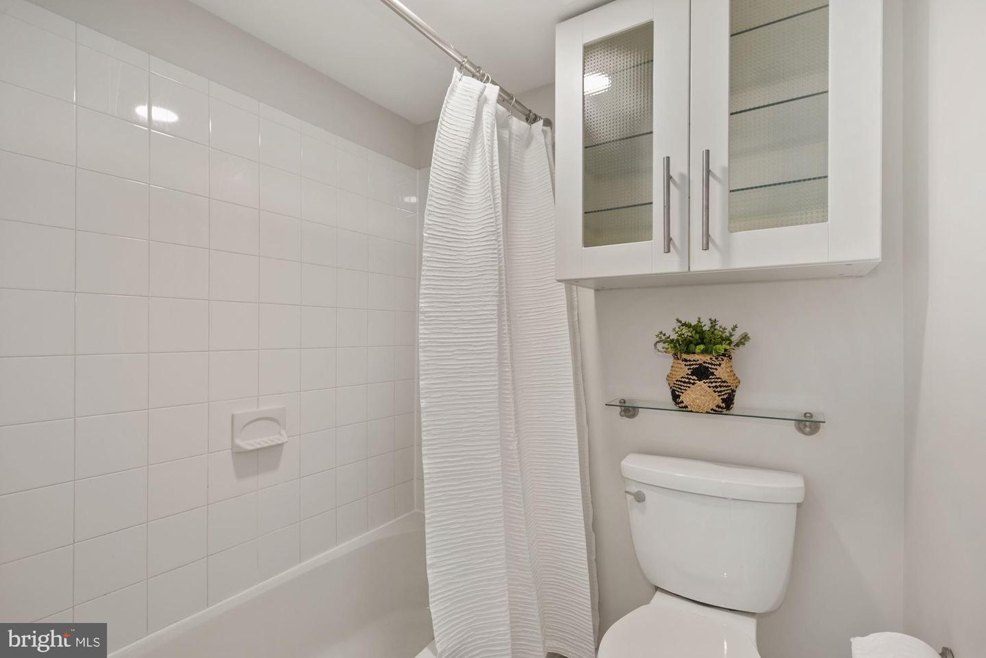 1650 PARKCREST CIRCLE Unit: 100