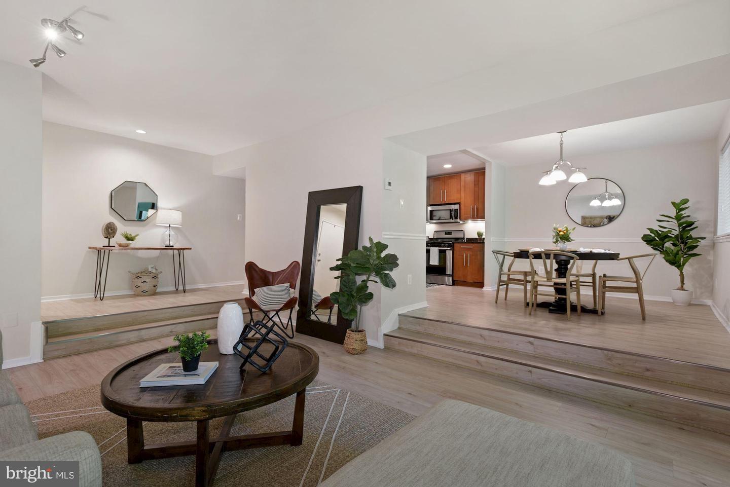 1650 PARKCREST CIRCLE Unit: 100