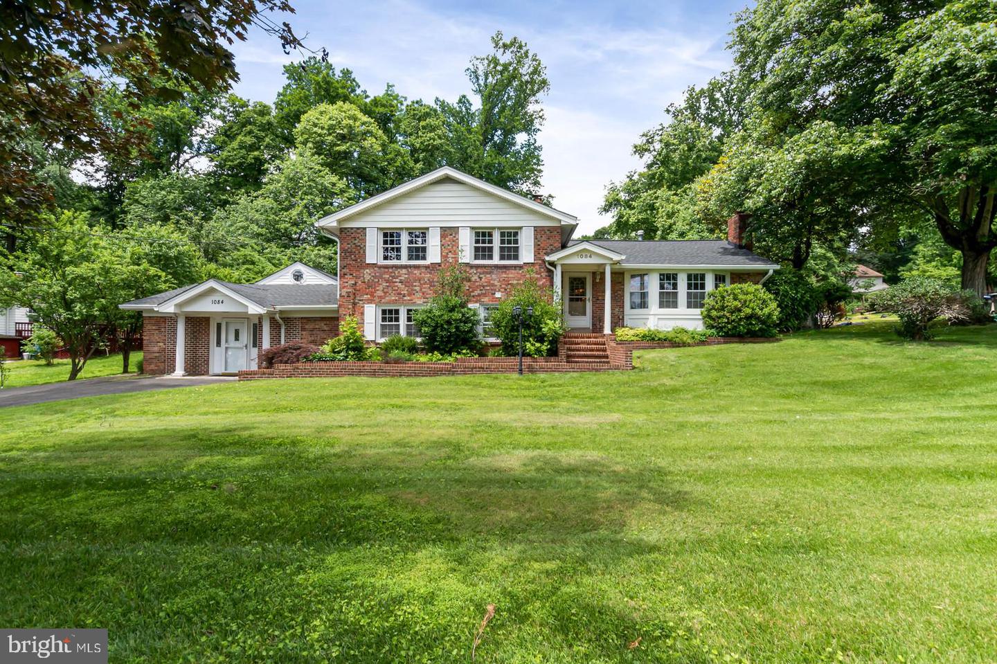 1084 UTTERBACK STORE ROAD