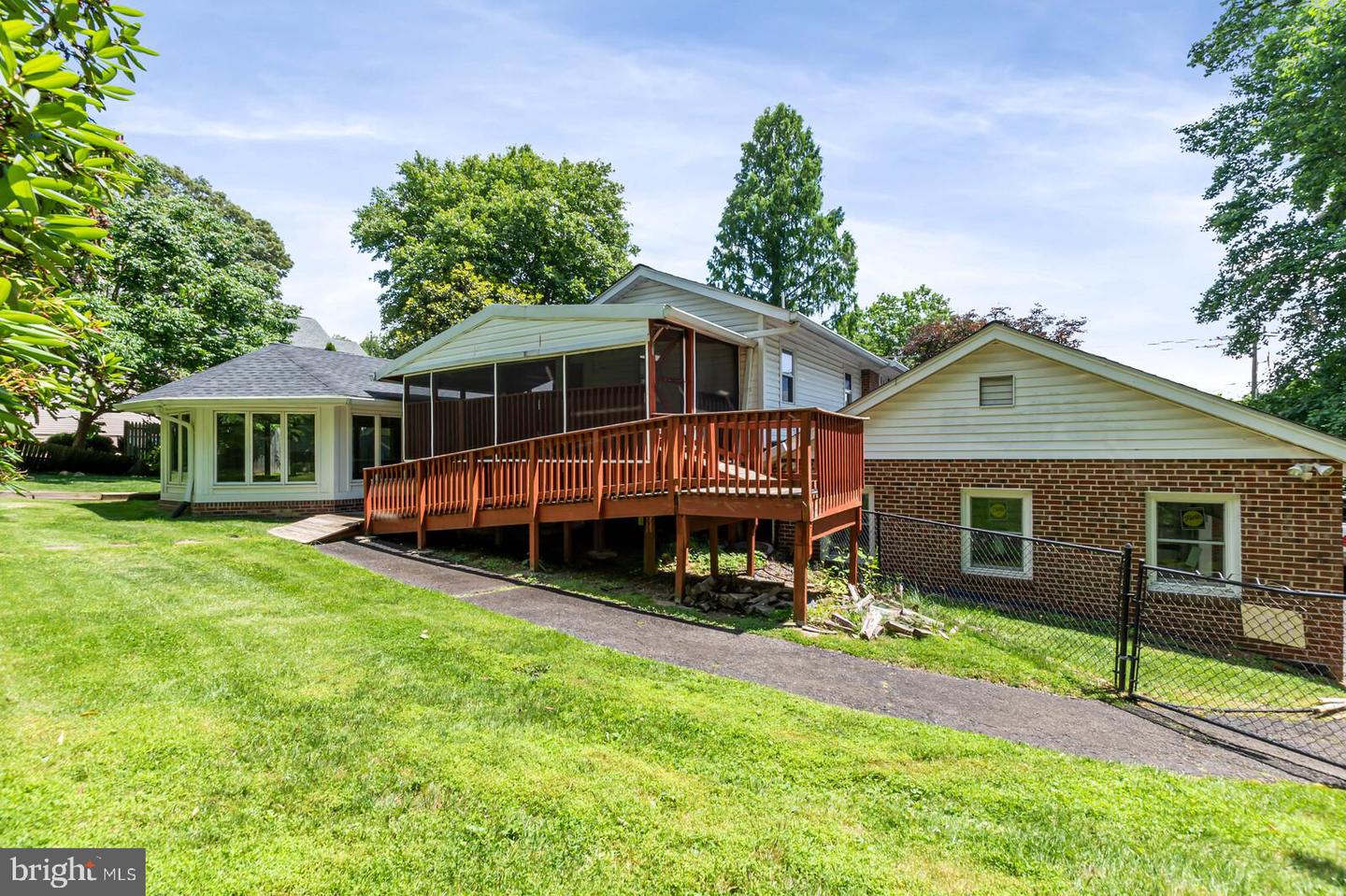 1084 UTTERBACK STORE ROAD