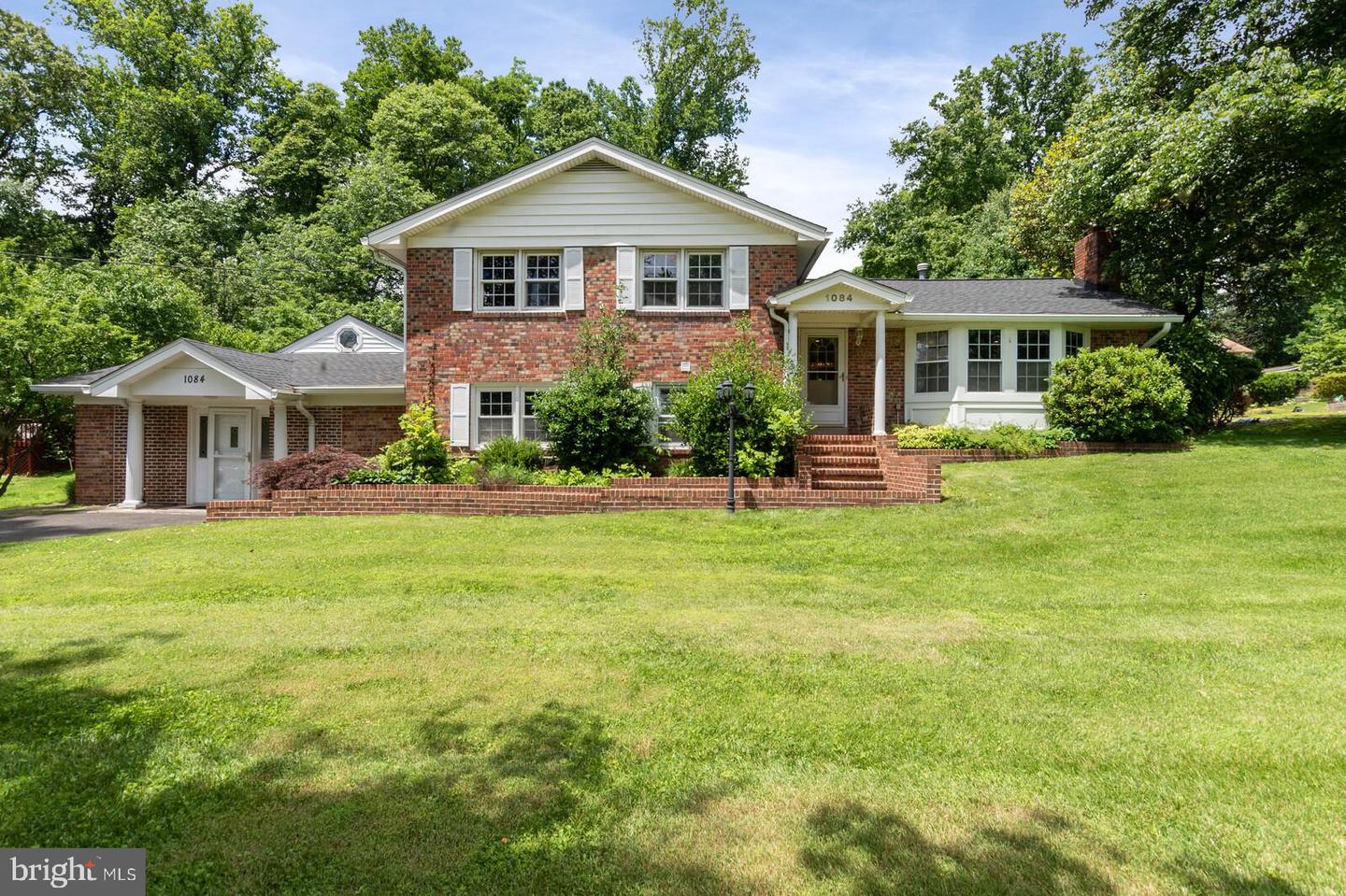 1084 UTTERBACK STORE ROAD