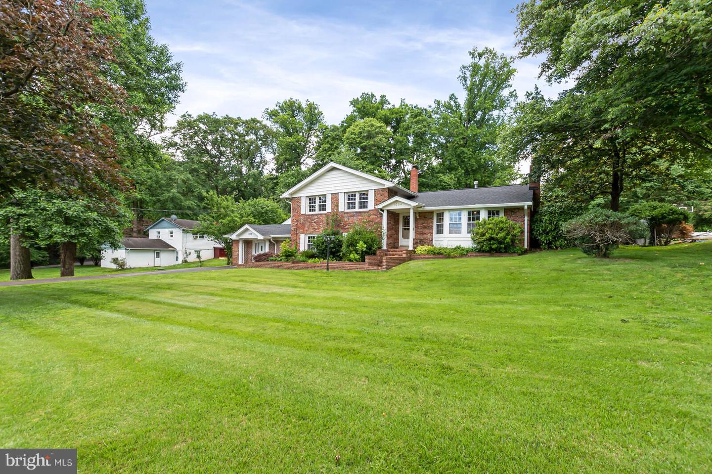 1084 UTTERBACK STORE ROAD