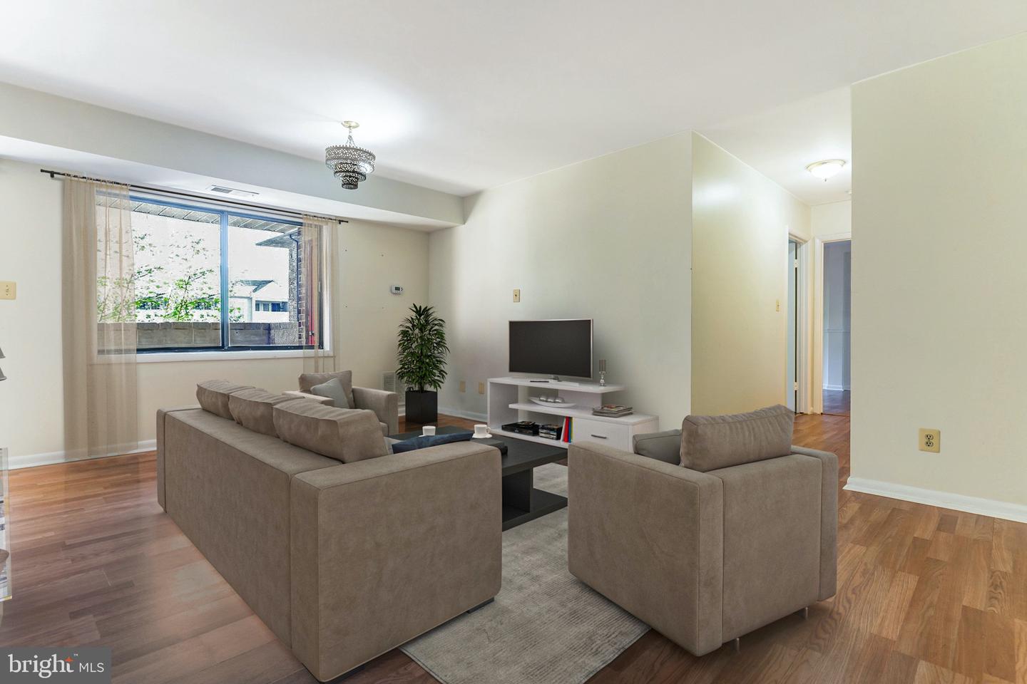 6431 RICHMOND HIGHWAY Unit: 101