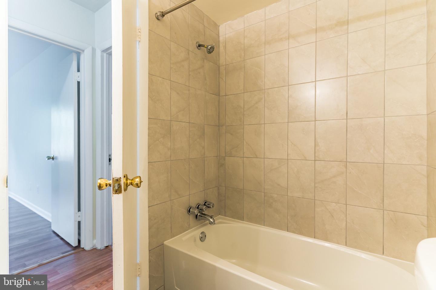 6431 RICHMOND HIGHWAY Unit: 101