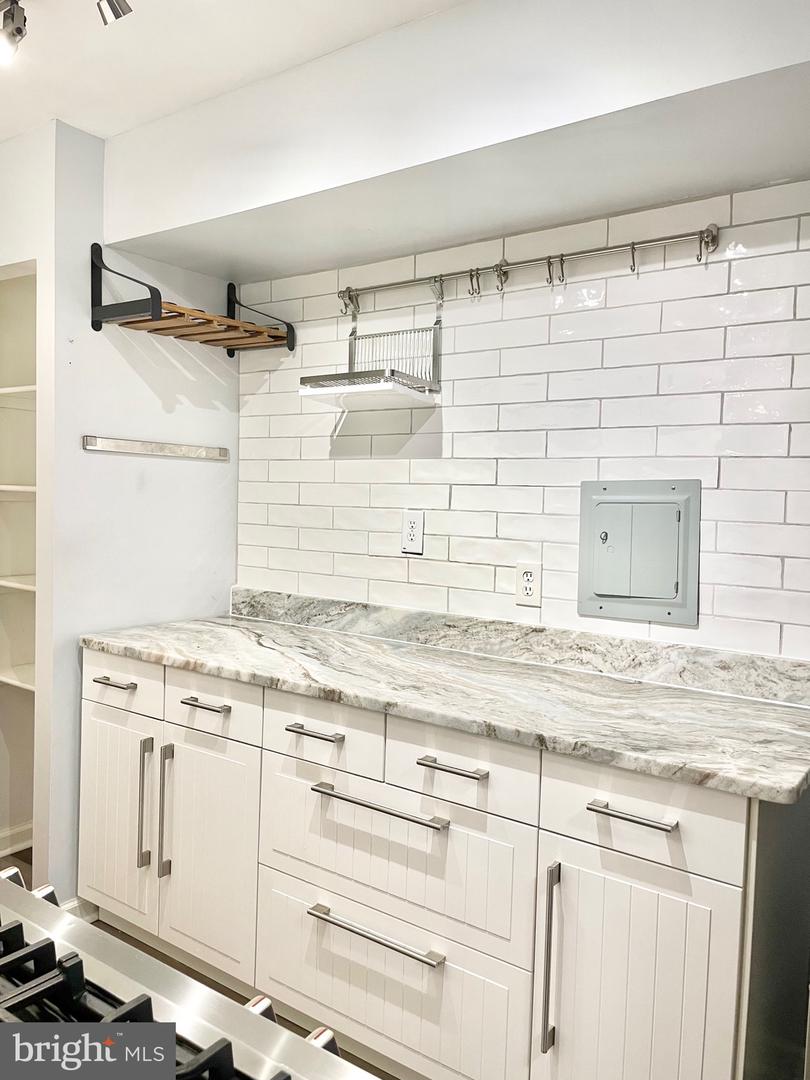3374 WOODBURN ROAD Unit: 32