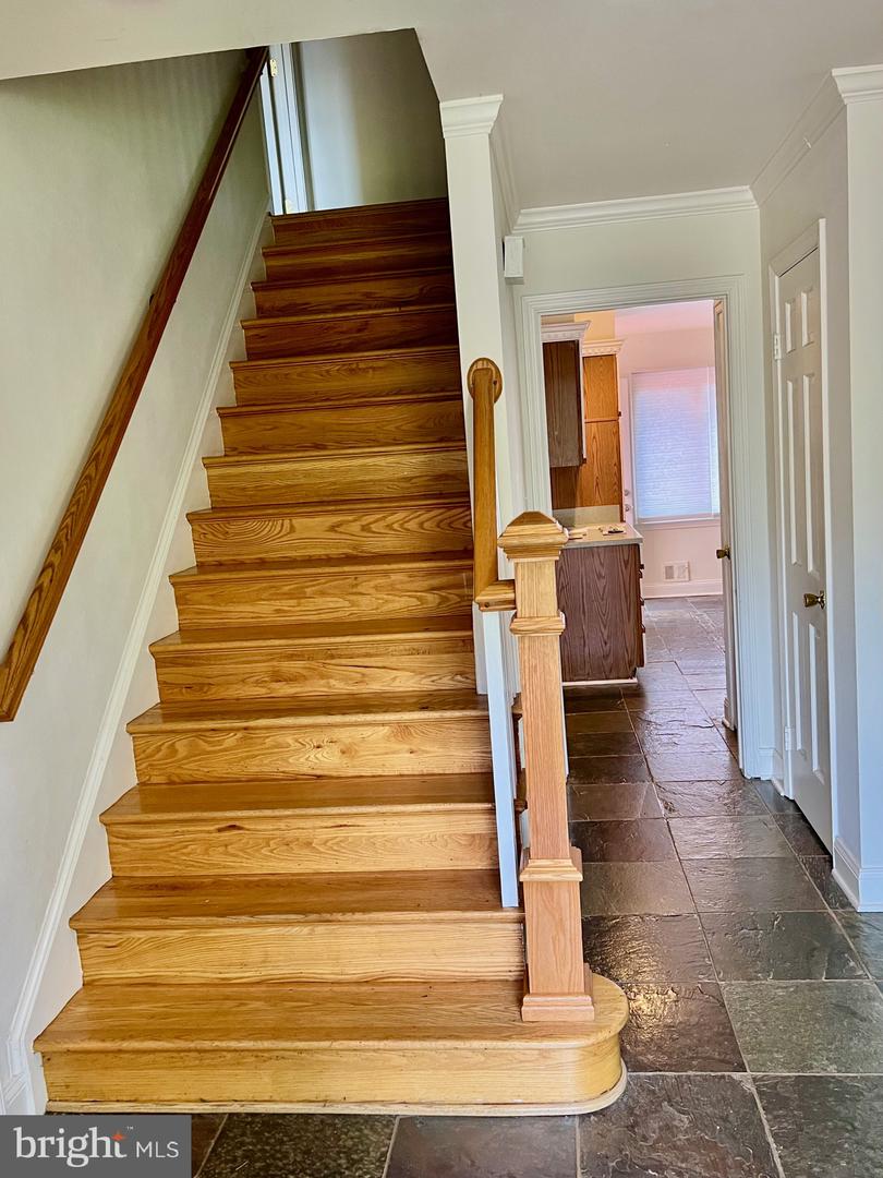 2523 LAKEVALE DRIVE