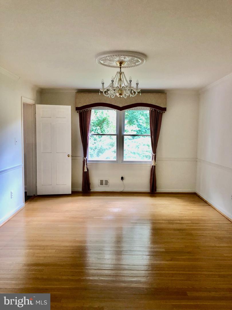2523 LAKEVALE DRIVE