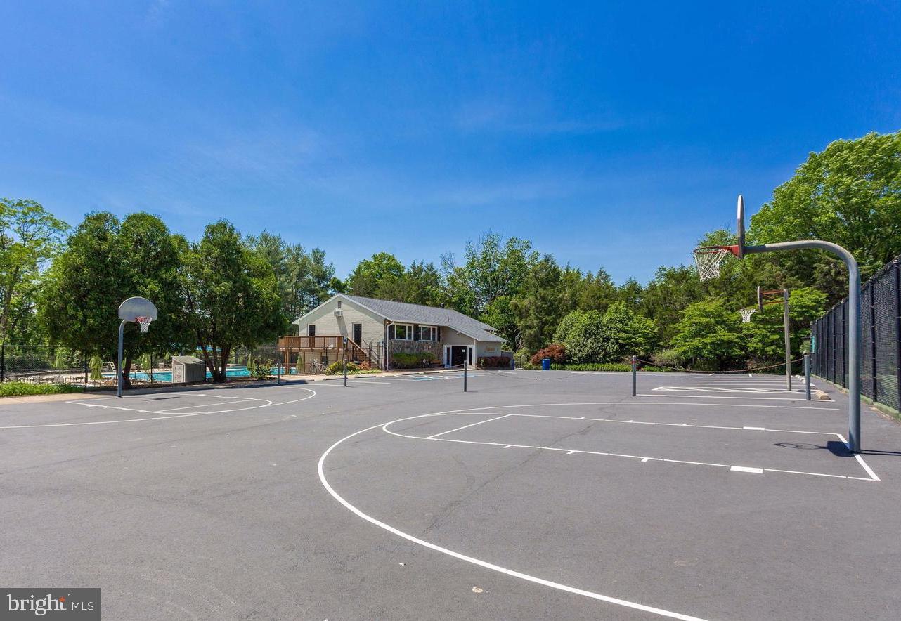 2523 LAKEVALE DRIVE