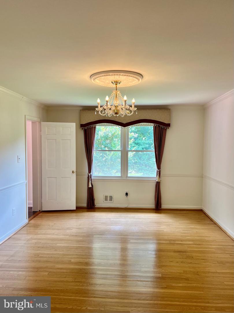 2523 LAKEVALE DRIVE