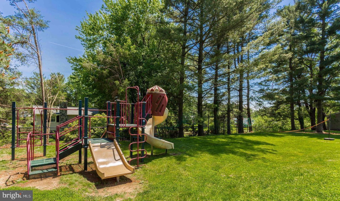 2523 LAKEVALE DRIVE