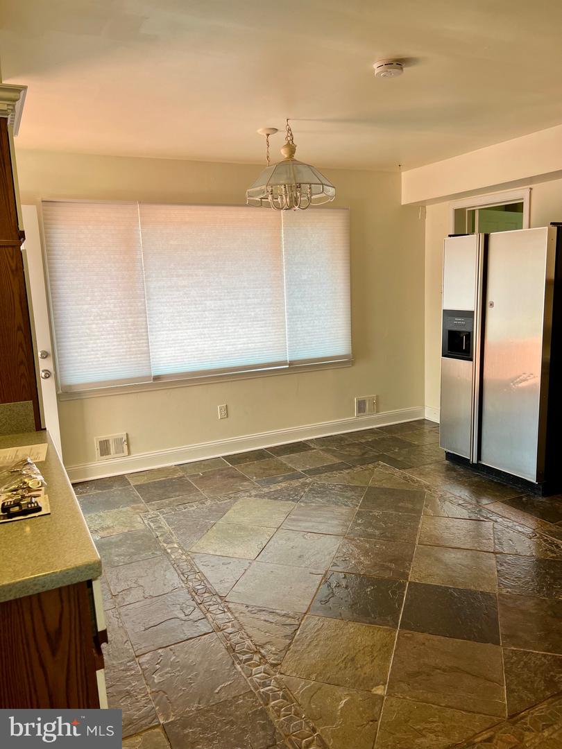 2523 LAKEVALE DRIVE