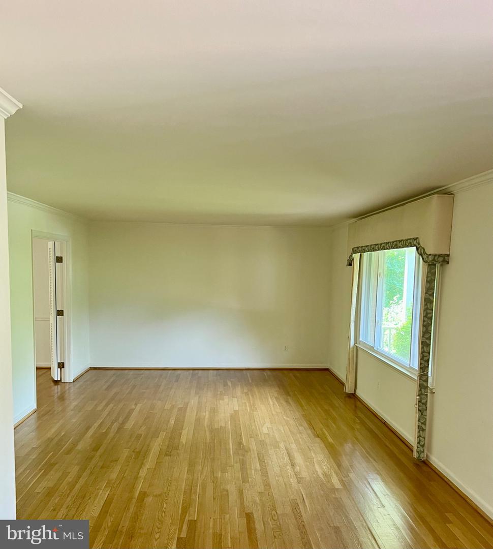 2523 LAKEVALE DRIVE