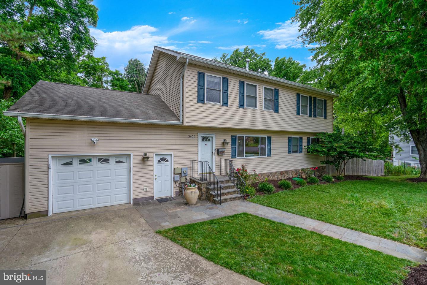 2406 PHILLIPS DRIVE