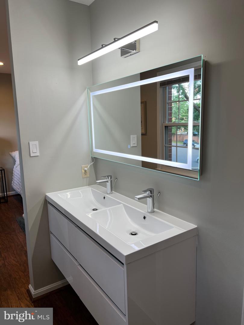 7423 ADAMS PARK COURT