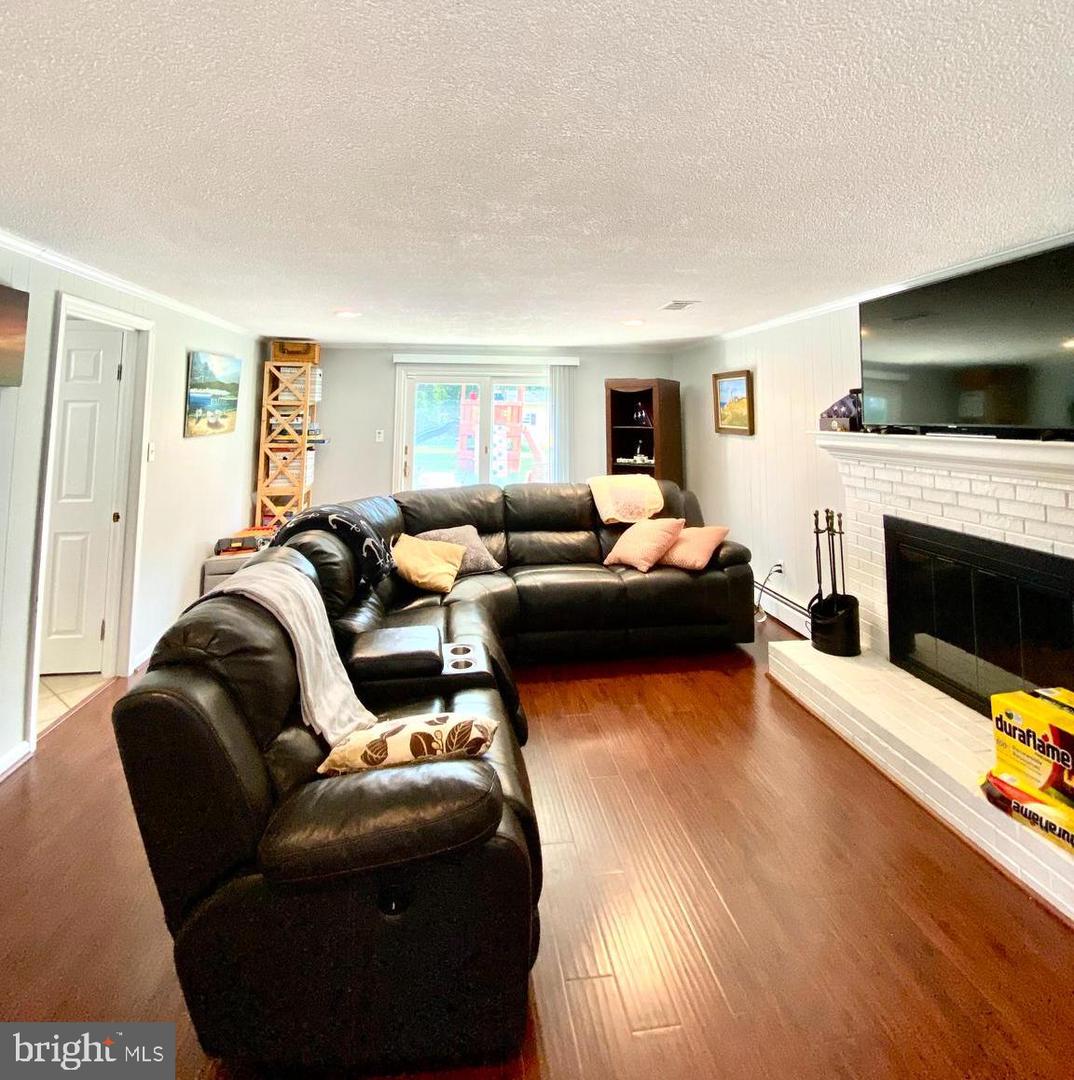 4413 LAUREL ROAD