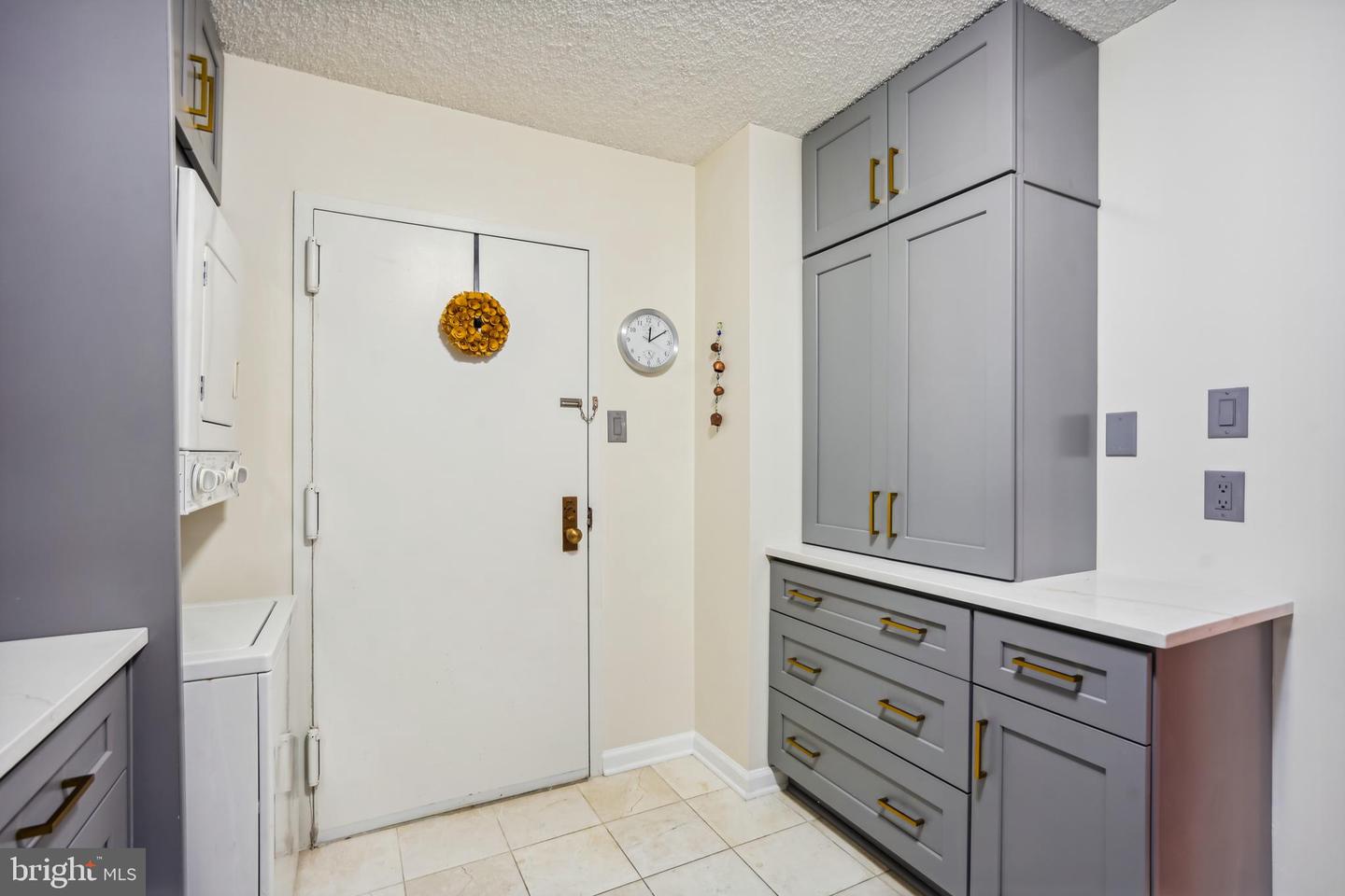 1800 OLD MEADOW ROAD Unit: 311