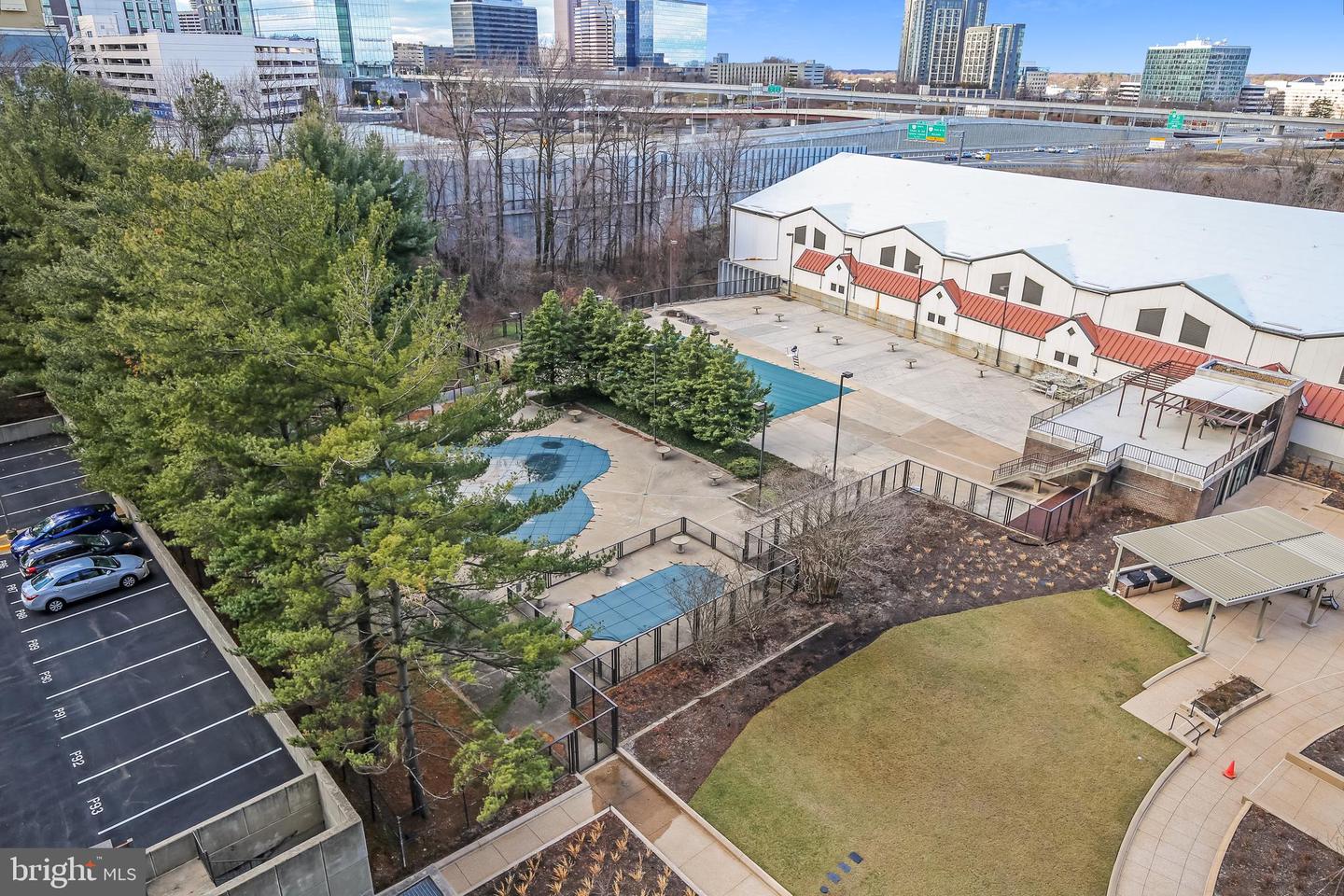 1800 OLD MEADOW ROAD Unit: 311