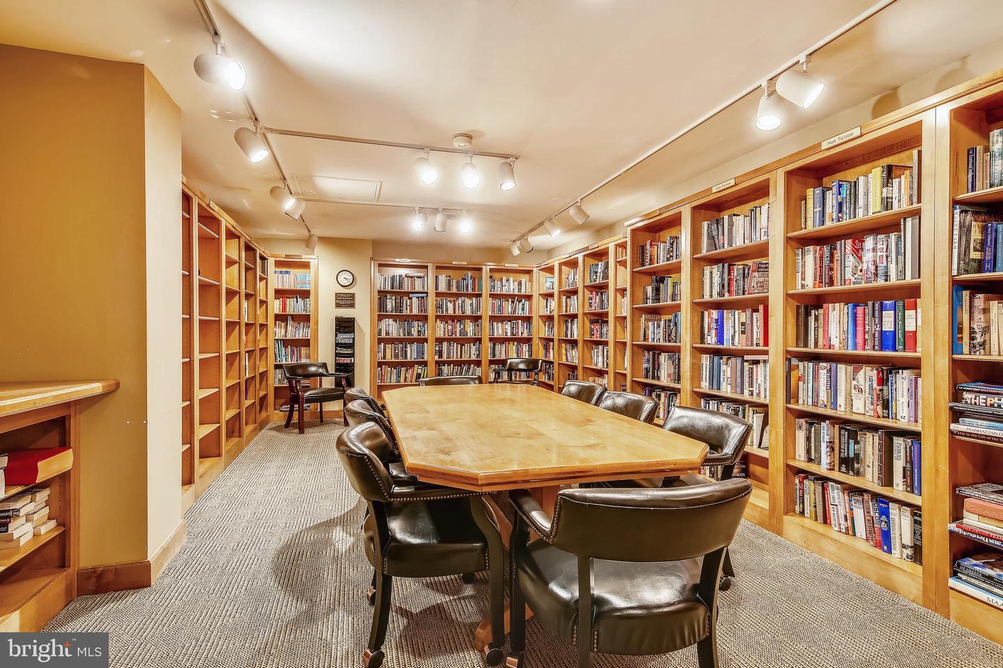 1800 OLD MEADOW ROAD Unit: 311