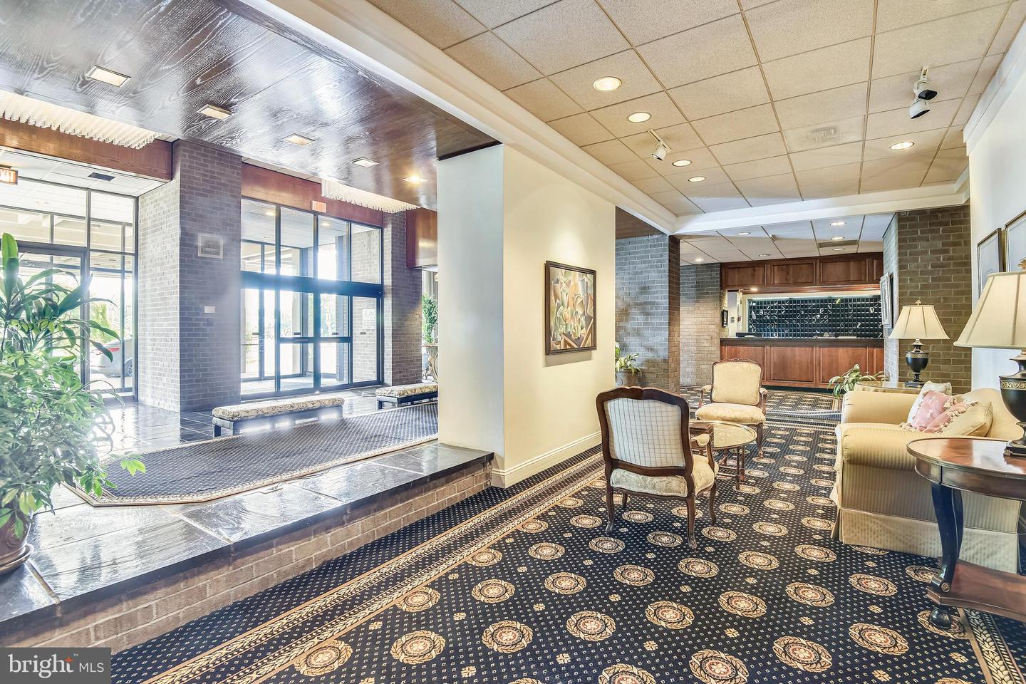 1800 OLD MEADOW ROAD Unit: 311