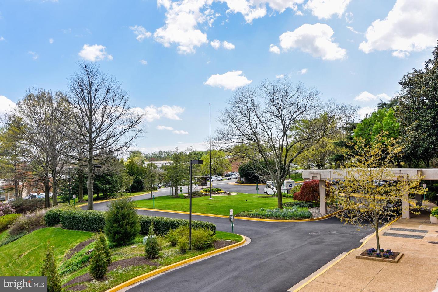 1800 OLD MEADOW ROAD Unit: 311