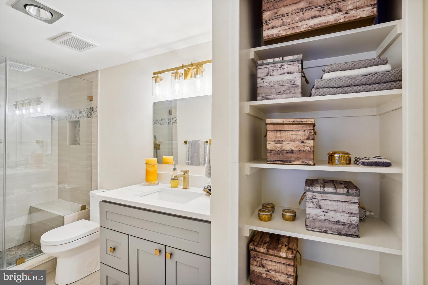 1800 OLD MEADOW ROAD Unit: 311
