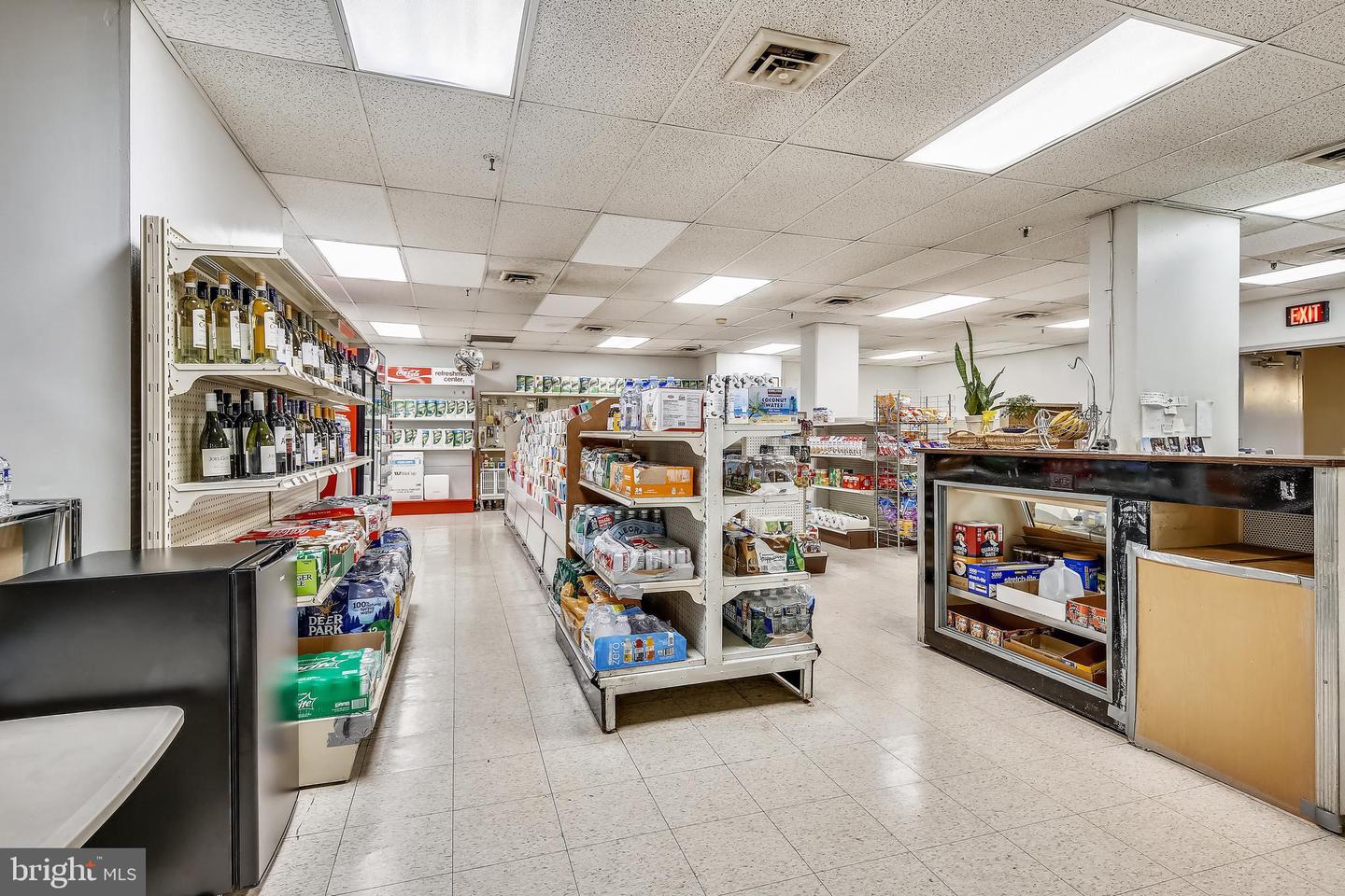 1800 OLD MEADOW ROAD Unit: 311