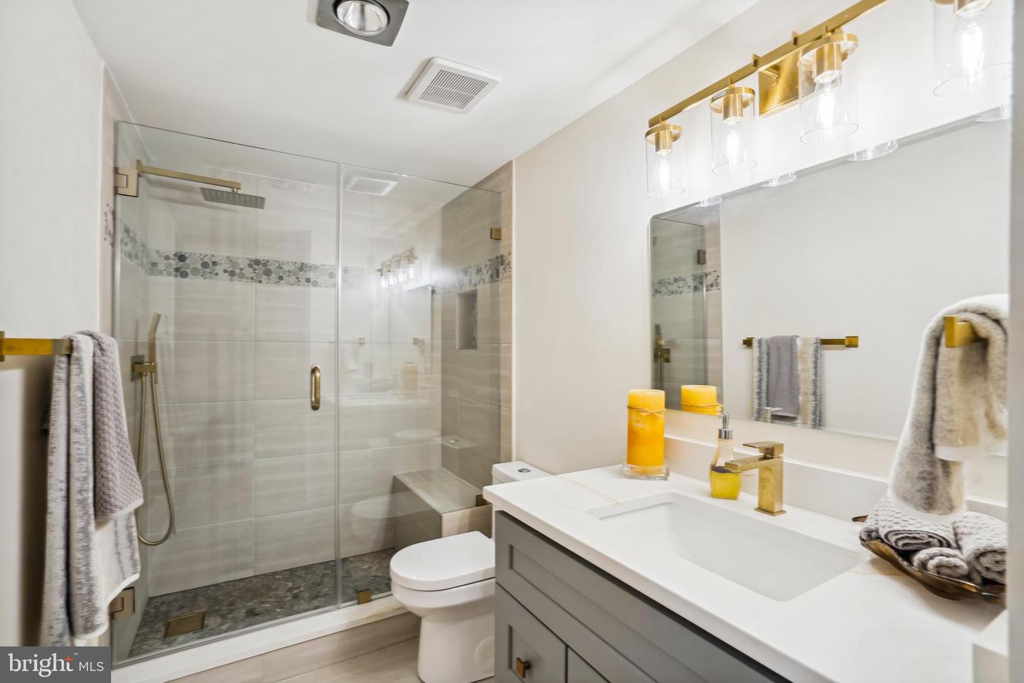 1800 OLD MEADOW ROAD Unit: 311