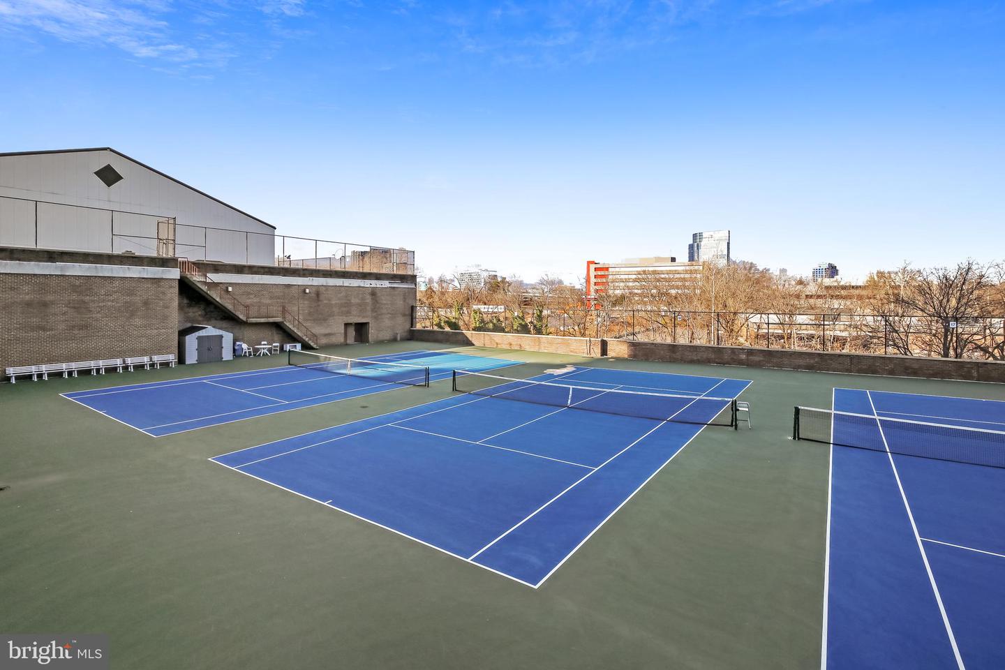 1800 OLD MEADOW ROAD Unit: 311