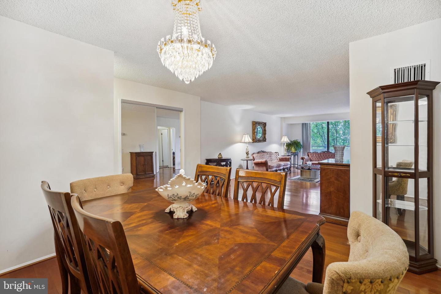 1800 OLD MEADOW ROAD Unit: 311