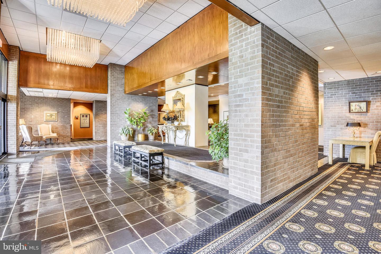 1800 OLD MEADOW ROAD Unit: 311