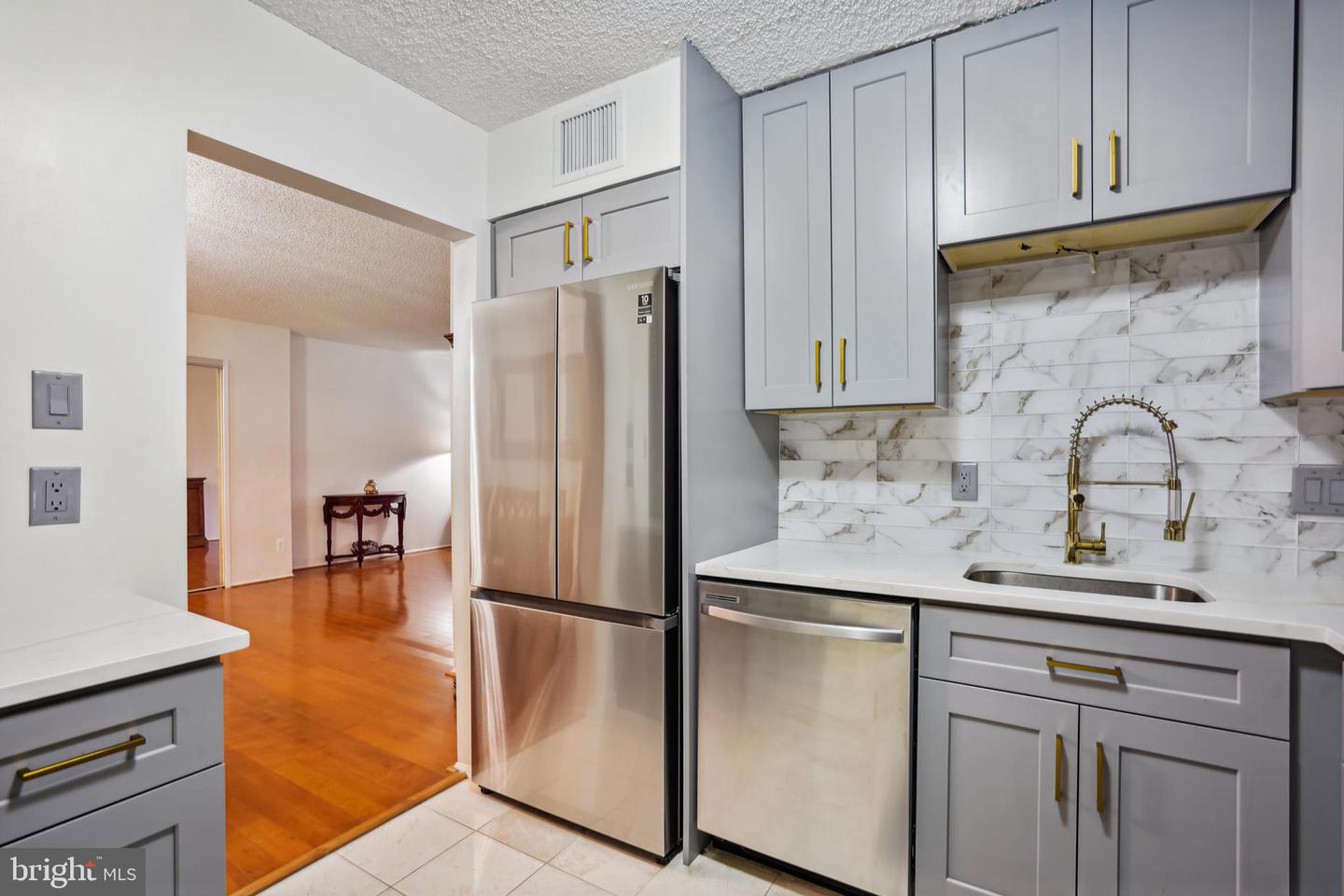 1800 OLD MEADOW ROAD Unit: 311