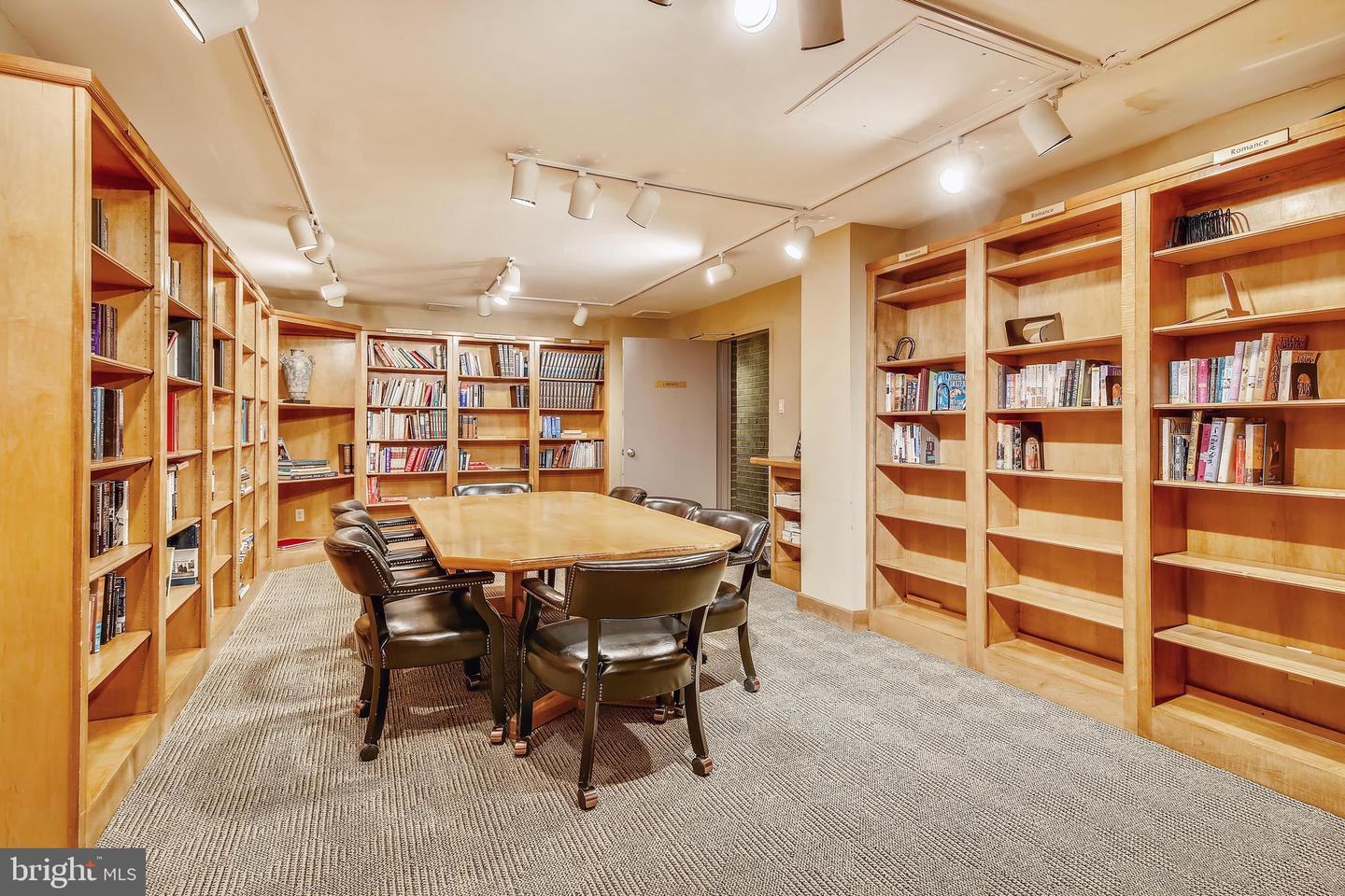 1800 OLD MEADOW ROAD Unit: 311