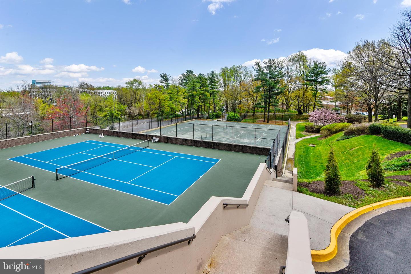 1800 OLD MEADOW ROAD Unit: 311