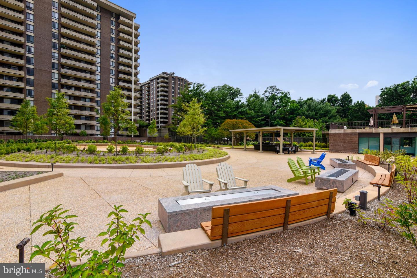 1800 OLD MEADOW ROAD Unit: 311