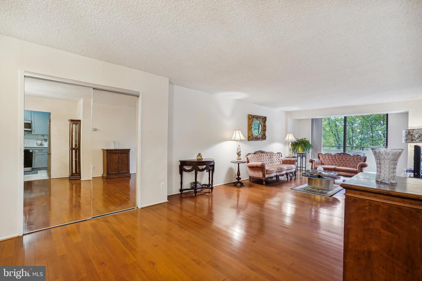 1800 OLD MEADOW ROAD Unit: 311