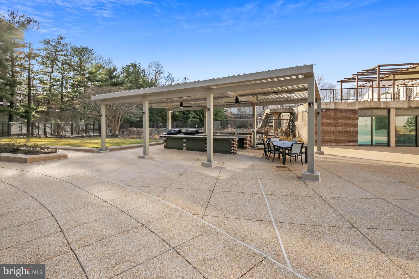 1800 OLD MEADOW ROAD Unit: 311