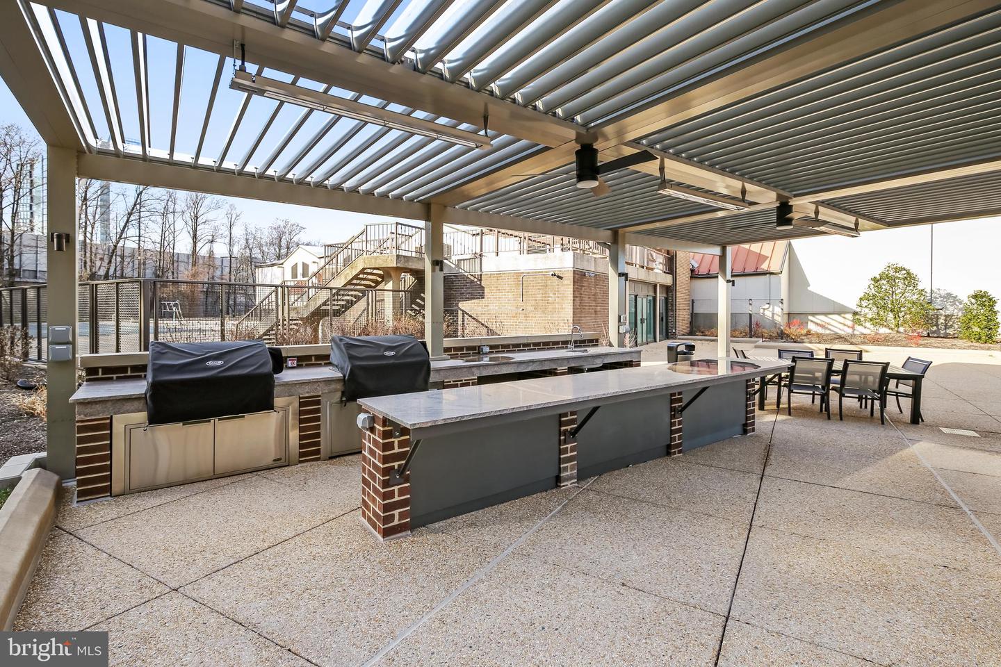 1800 OLD MEADOW ROAD Unit: 311