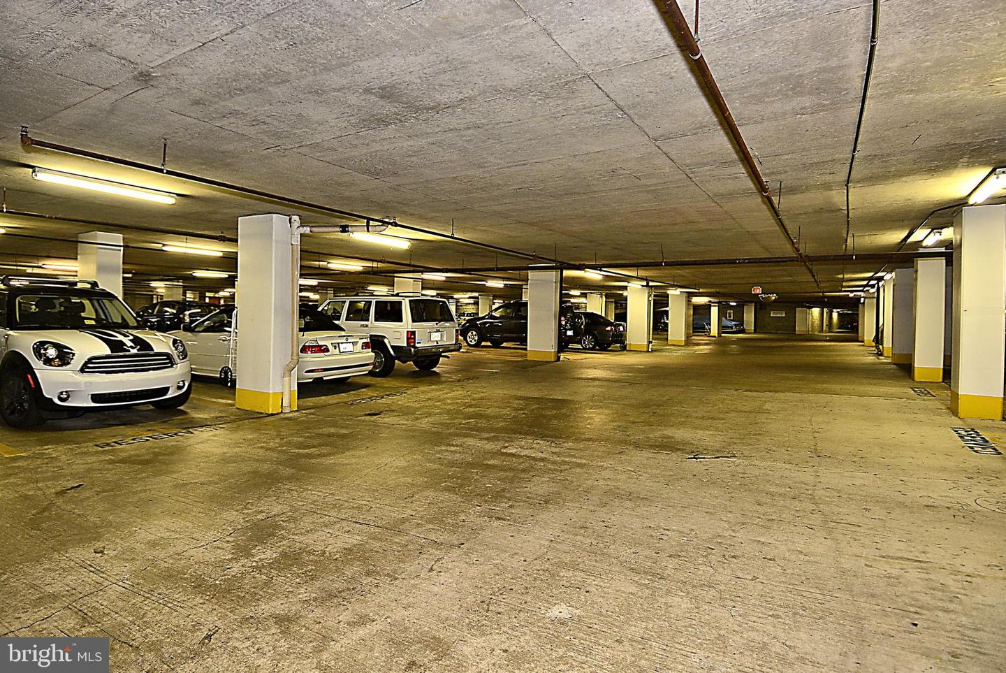 1800 OLD MEADOW ROAD Unit: 311