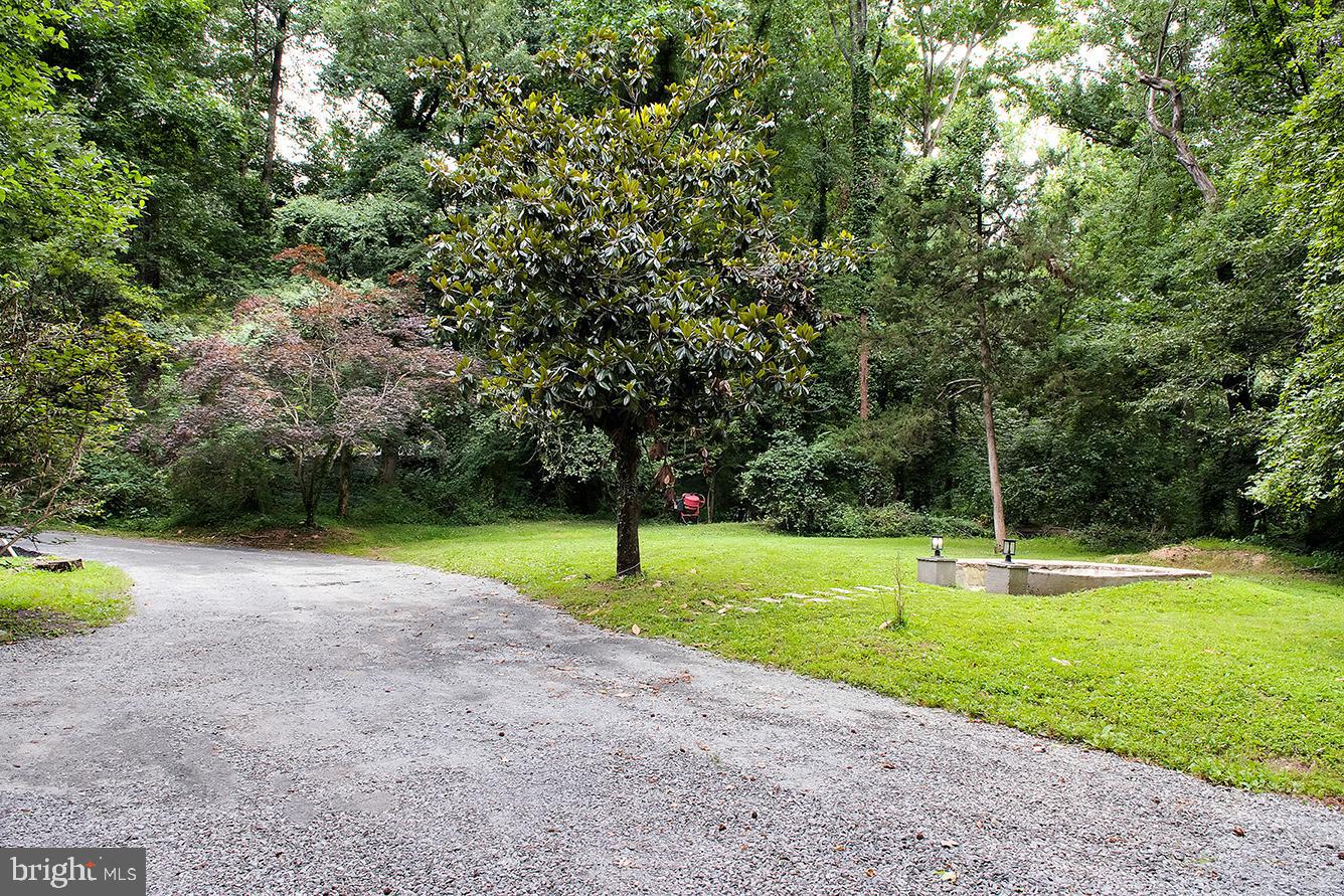 8112 ACCOTINK DRIVE