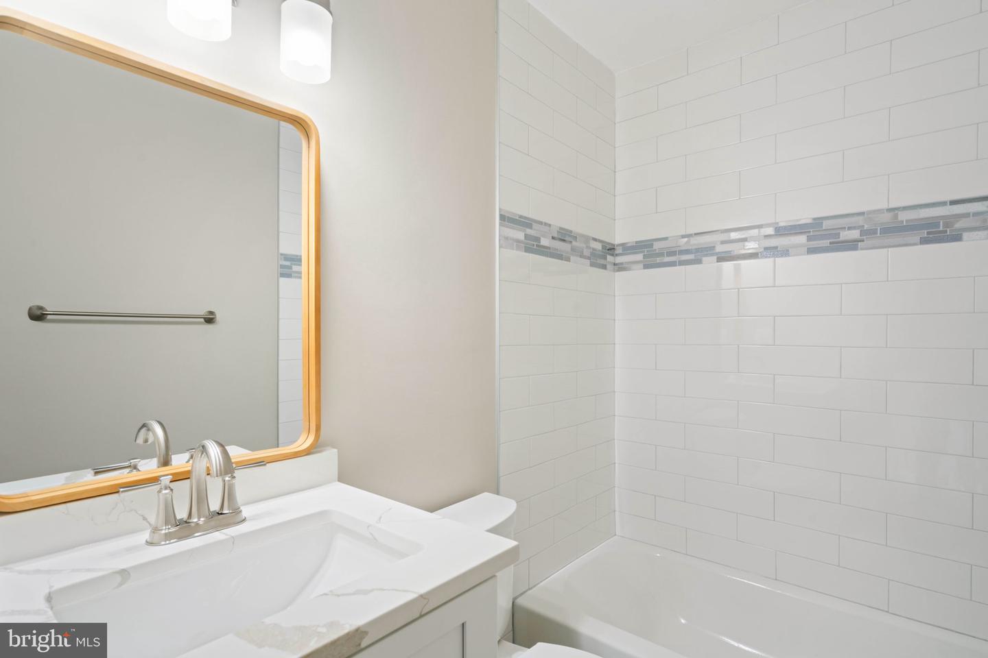 9542 BLAKE LANE