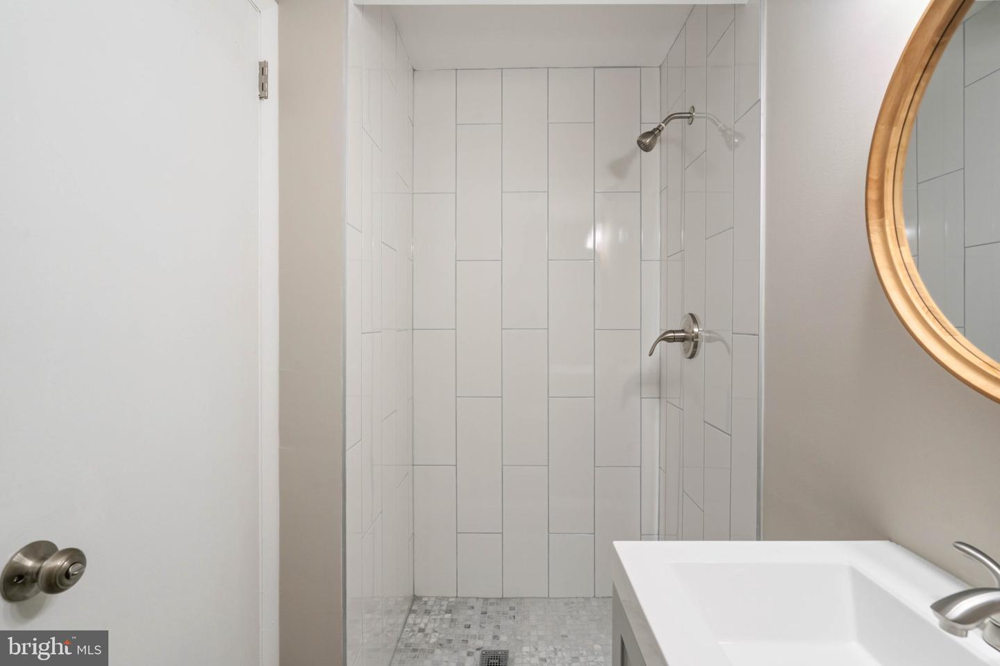 9542 BLAKE LANE