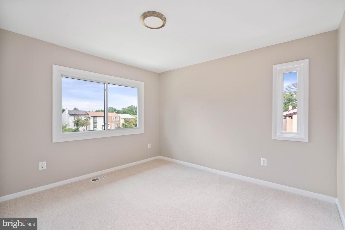 9542 BLAKE LANE